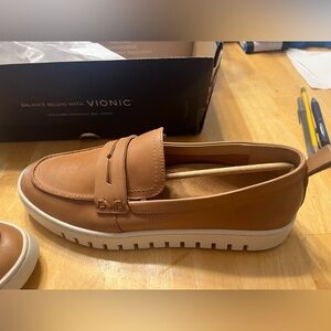 Brand new Bionic Uptown leather loafers